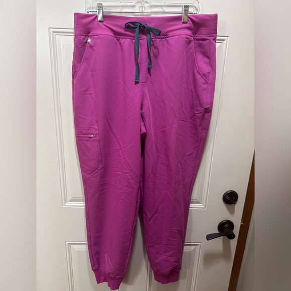 NWT FIGS SCRUB SET - Picture 2 of 6